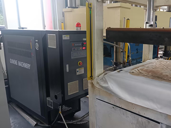 平板烘箱模具加熱模溫機——應(yīng)用案例